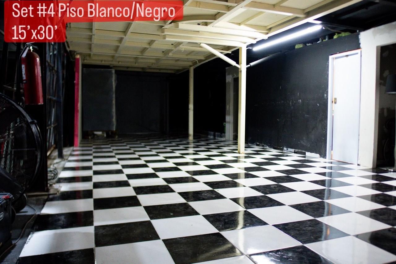Set #4 — Piso Blanco/Negro 15'×30'